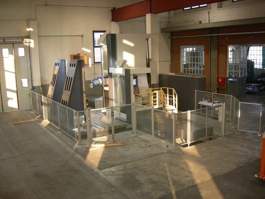 Lathes, grinders and workshop equipment